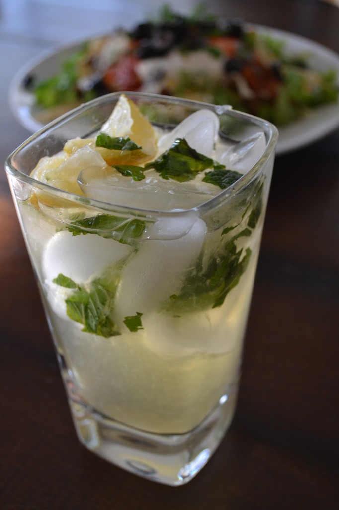 how to make a mojito