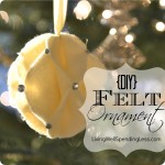 Felt Snowball Ornament {DiY} Image