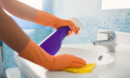 How to Clean a Bathroom: A Step-by-Step Guide