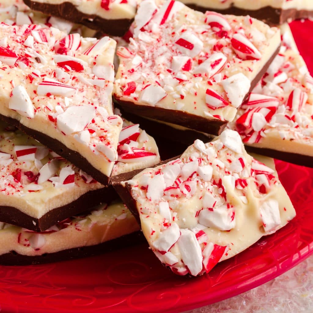 Easy Homemade Peppermint Bark | How to Make Peppermint Bark