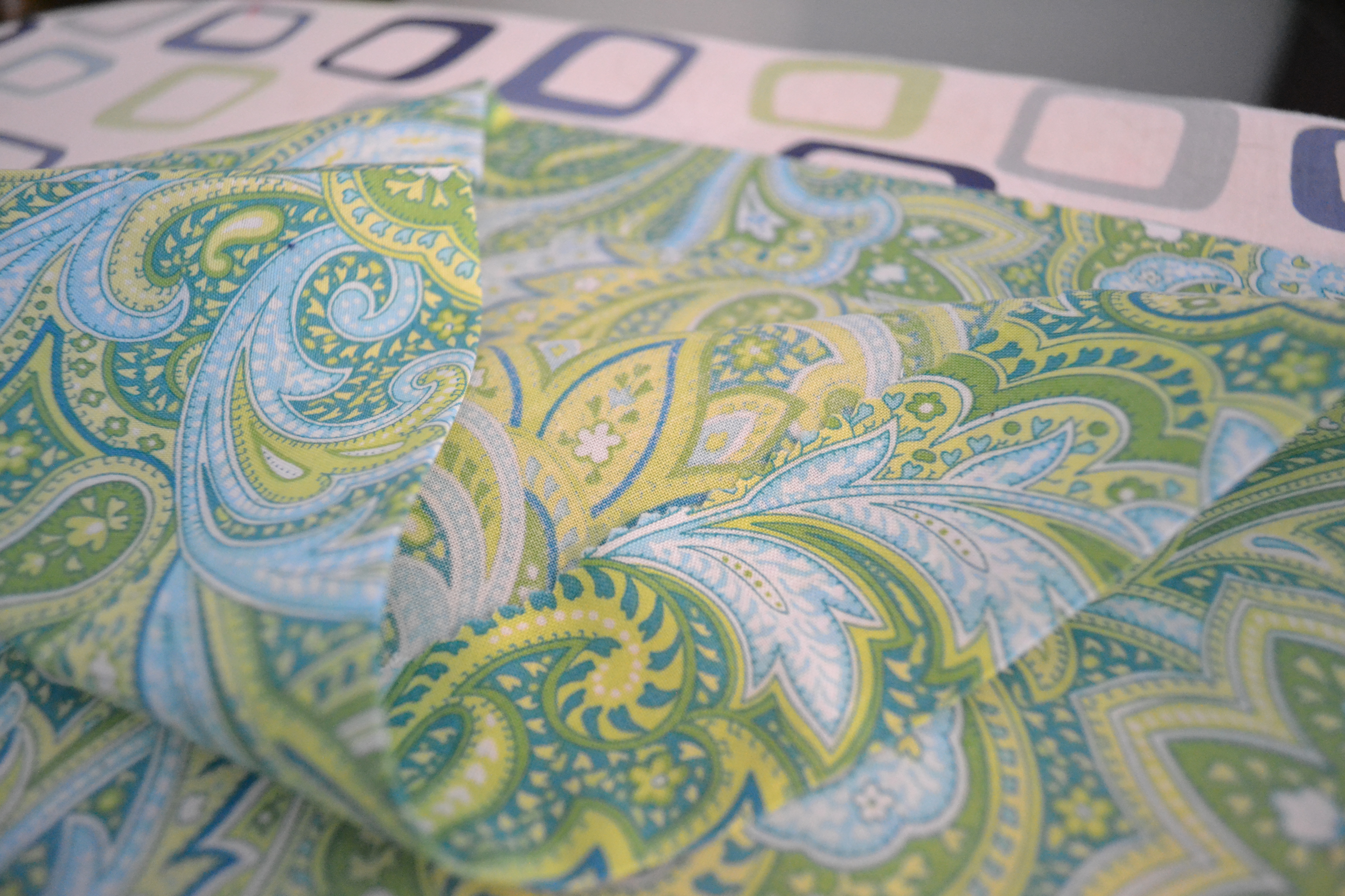 How to Make a Fabric Table Runner Easy DIY Home Sewing Project