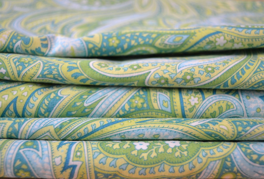 Blue and green paisley fabric for the easy DIY table runner.