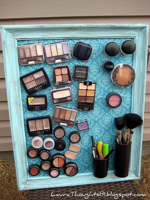 How awesome is this makeup organizer?!