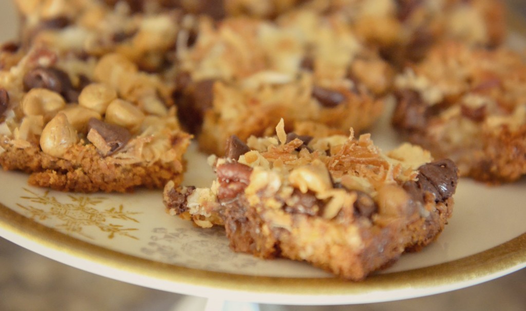 Once the dream bars are cooled cut them into squares. 