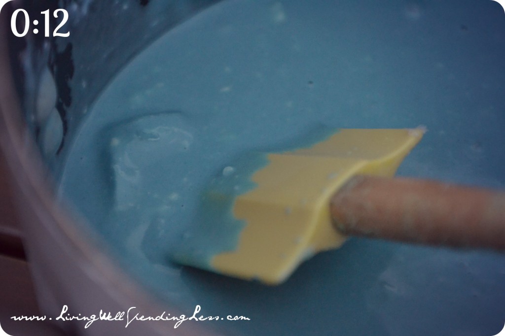 Once larger lumps start to form, your playdoh is almost done cooking. This should happen after about 12 minutes. 