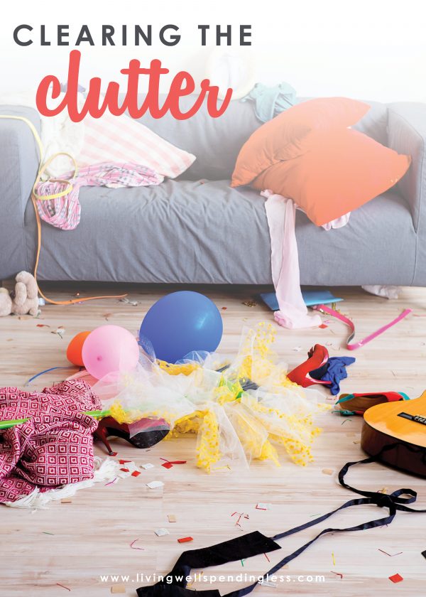 Start fresh this year with these 6 easy tips for de-cluttering your home. Find out what to get rid of, what to keep, and how to make sure it really leaves!