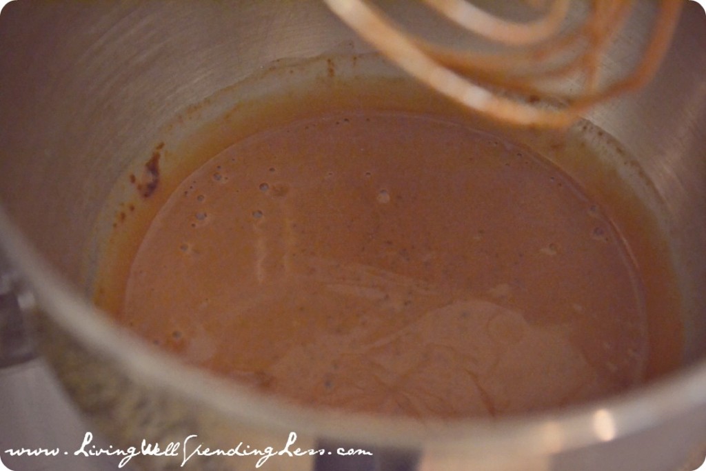 Mix pudding in a bowl