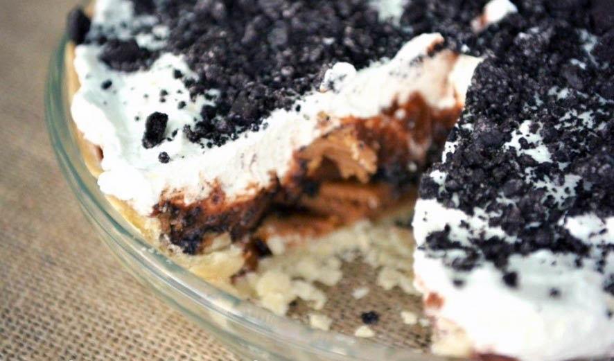 Quick & Easy Chocolate Peanut Butter Oreo Pie