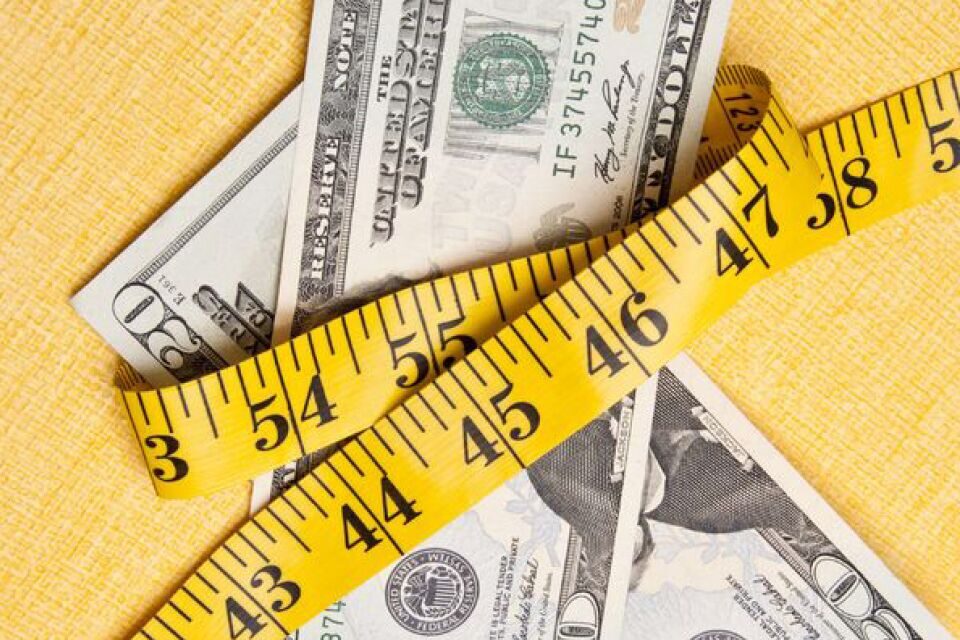 10 Ways to Save Money while Losing Weight