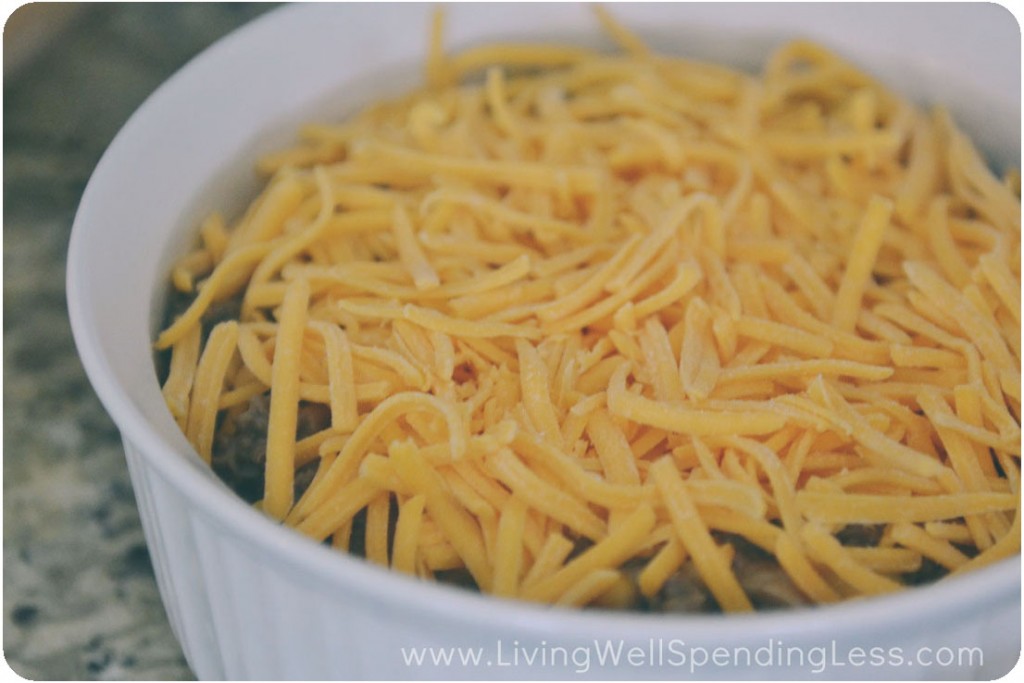 Sprinkle cheese over shepherd's pie in casserole dish. 