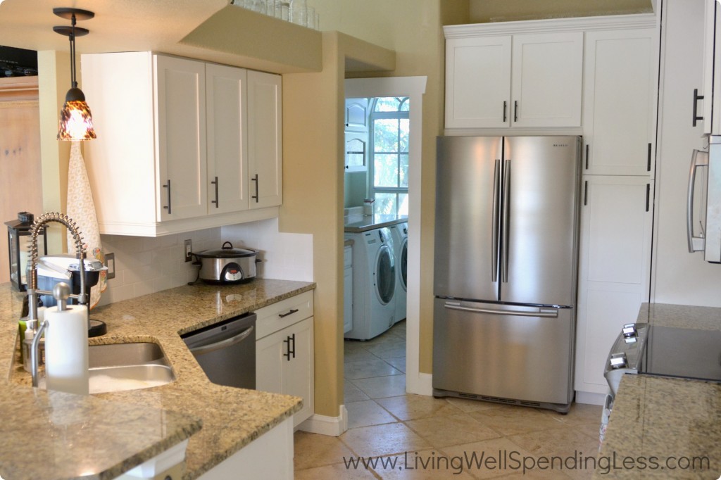 There's nothing quite as satisfying as a nice, clean kitchen. 