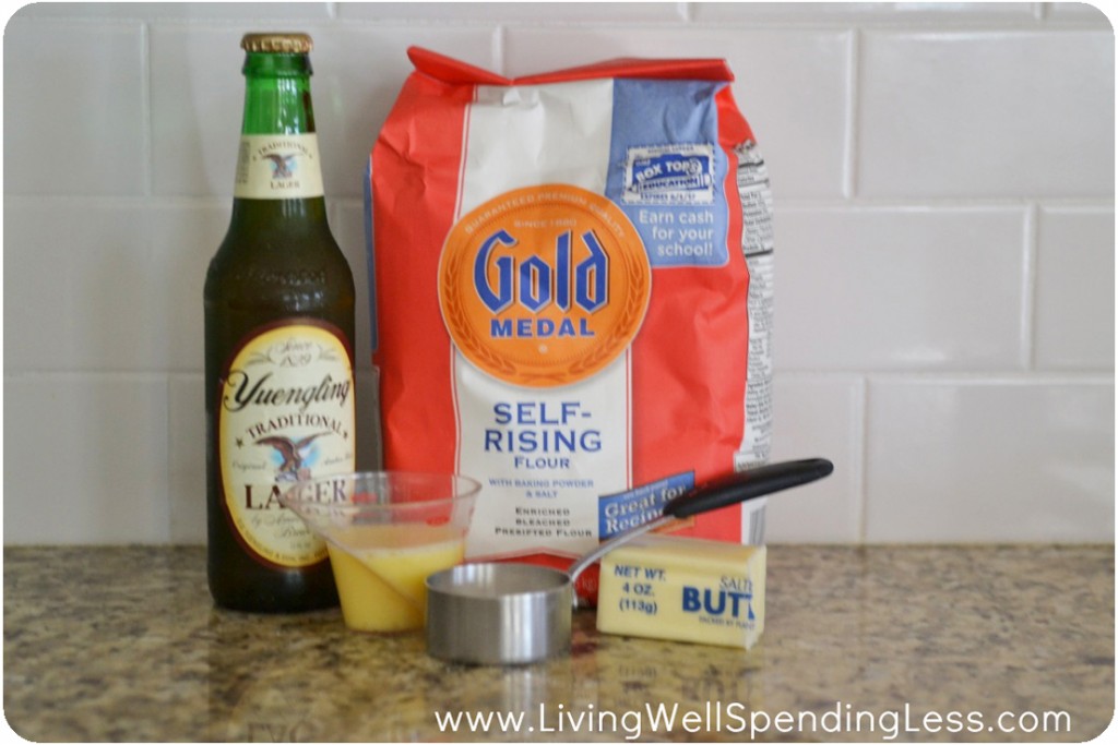 This bread is oh so easy and requires just a few ingredients: beer, flour, butter. 