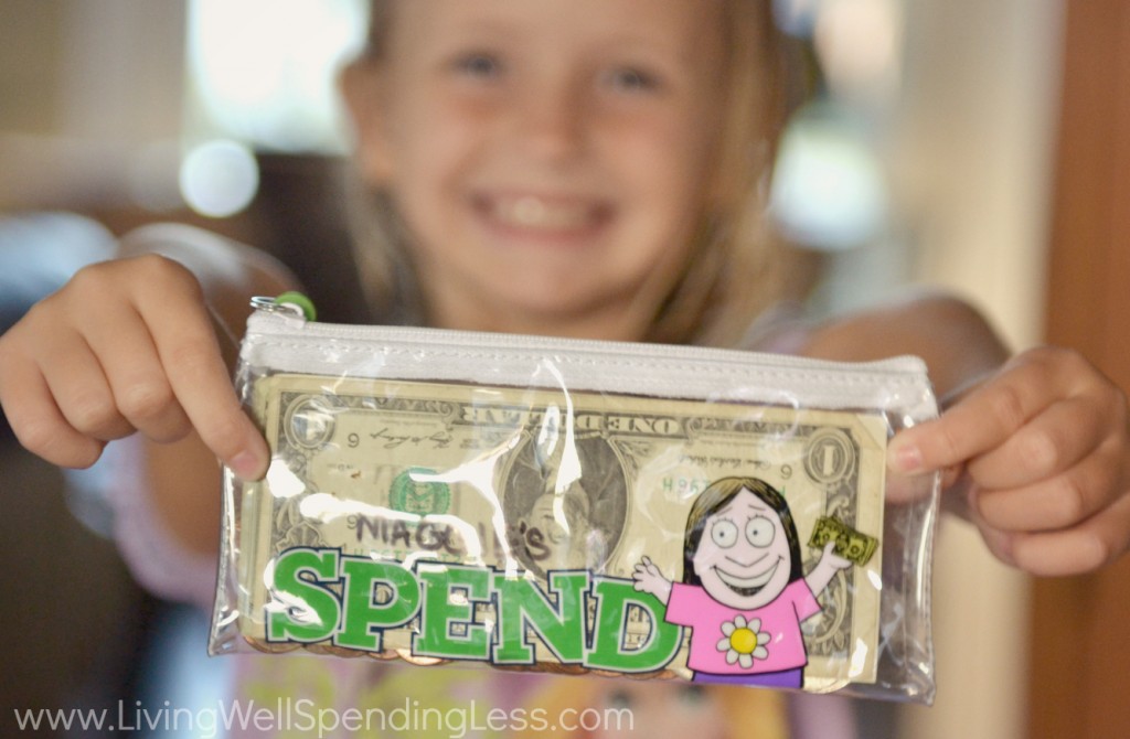 Help your kids learn to save money for a young age to establish good habits. 