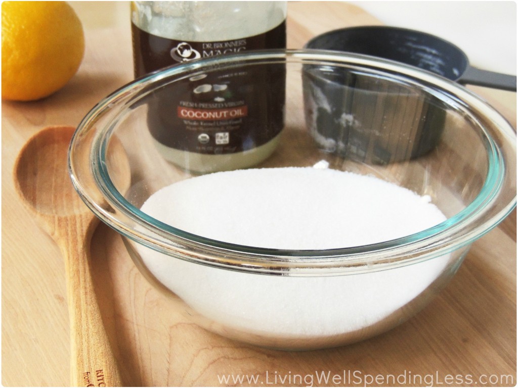 Assemble the ingredients: sugar, lemon and coconut oil. 