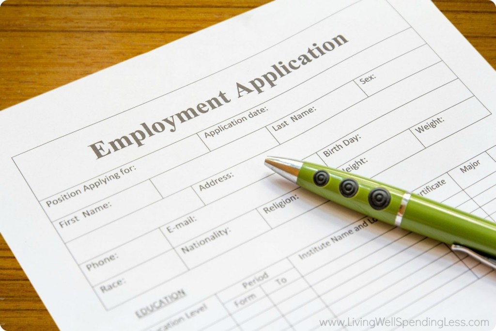 When looking for a part time job, applications should be neat and organized. 