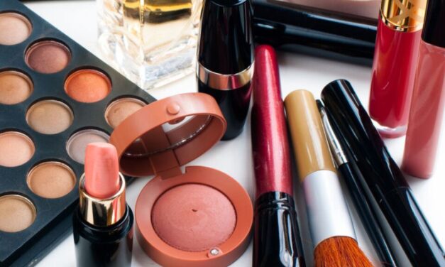 How to Clean & Organize Your Makeup Drawer