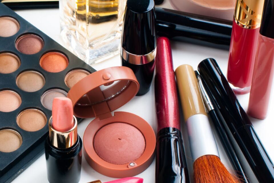 How to Clean & Organize Your Makeup Drawer