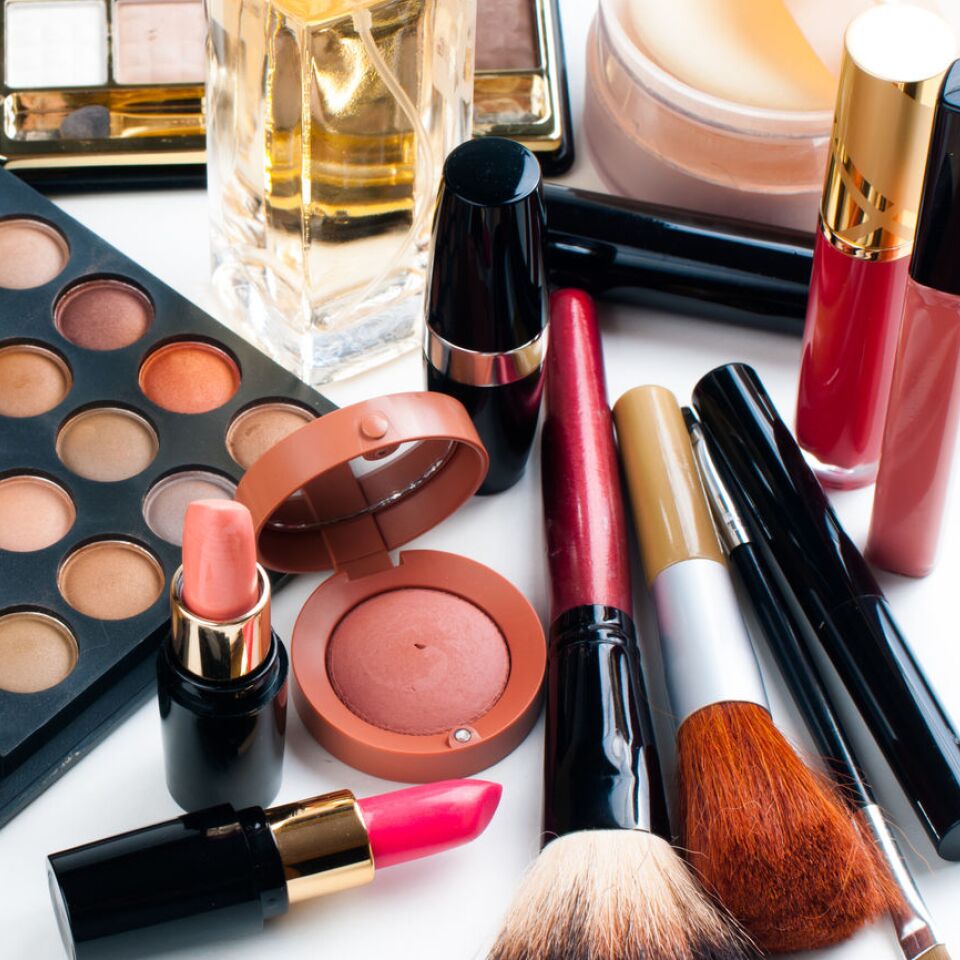 How To Clean Organize Your Makeup Drawer De Cluttering