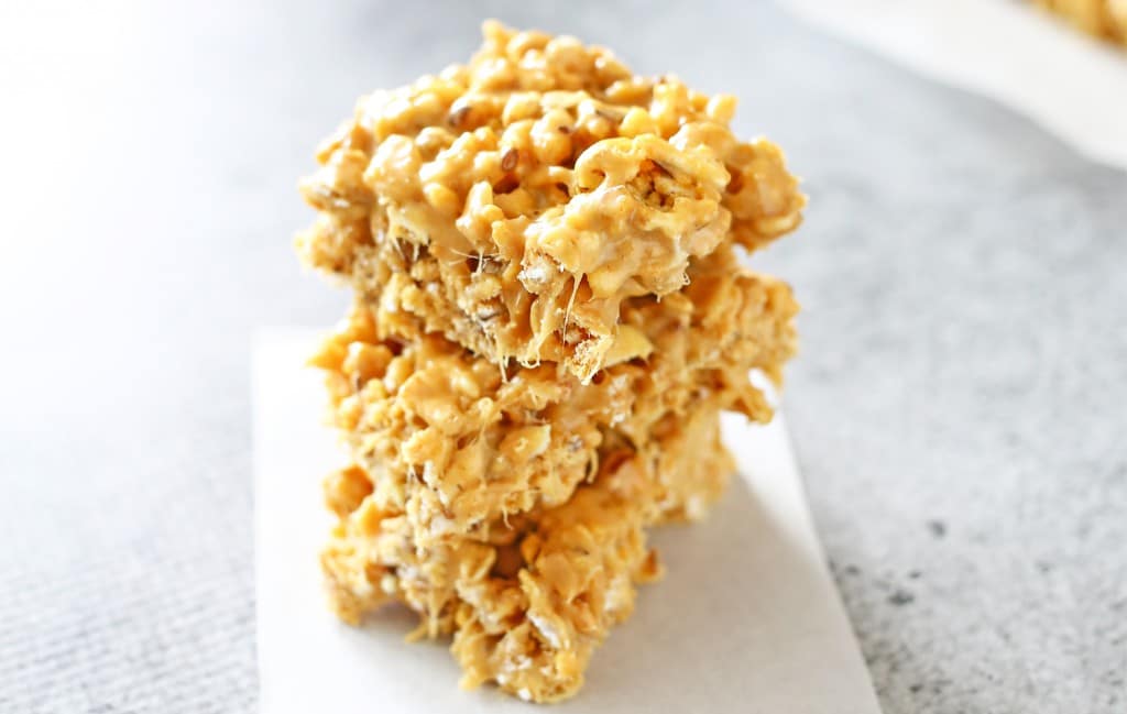 These honey almond cereal bars are a healthy, quick breakfast or snack option