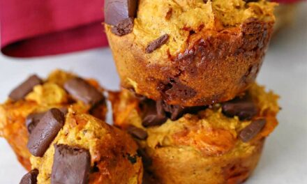 5 Ingredient Pumpkin Muffins