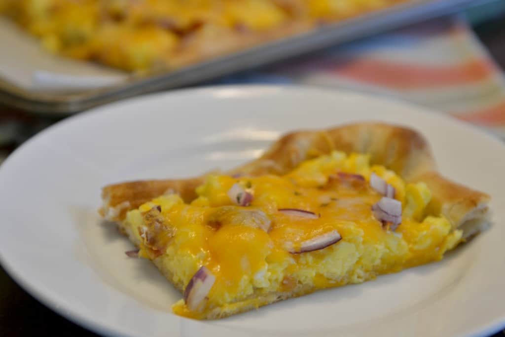 Breakfast Pizza | Easy Breakfast Pizza Recipe