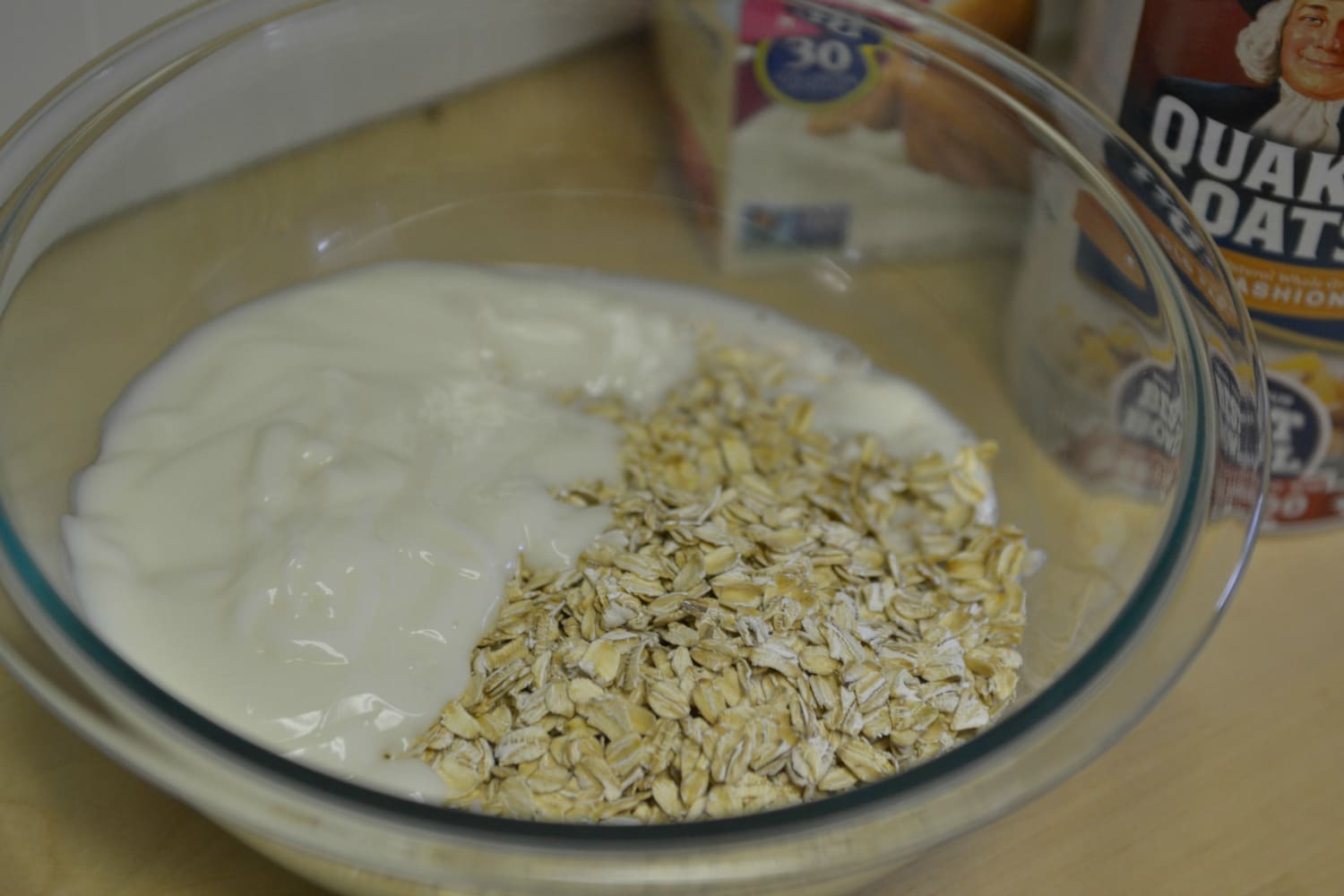 Mix the oats and oatmeal in a bowl