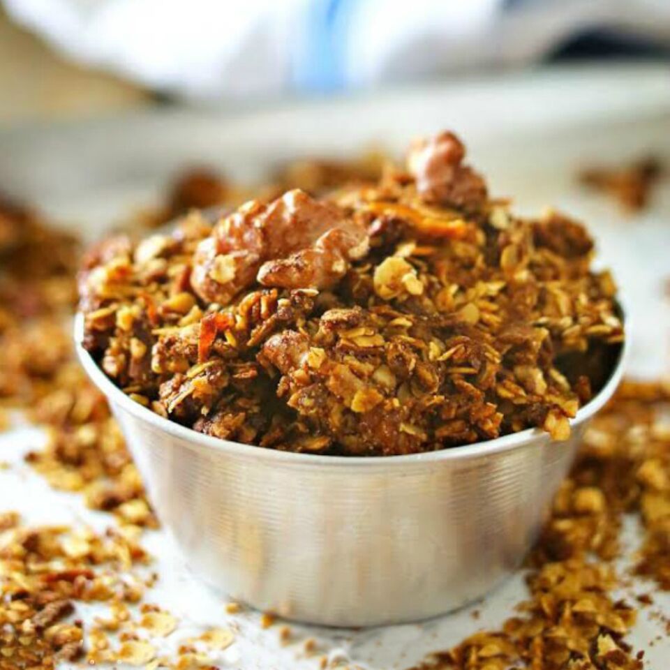 Vanilla Almond Granola – Simple, Healthy and Delicious