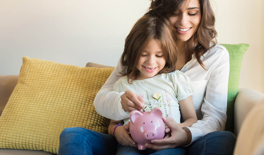 How to Model Healthy Money Habits for Your Kids