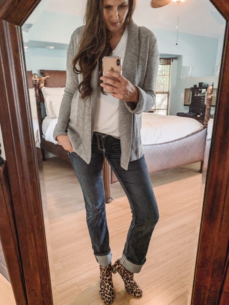 How to Dress Up a White T Shirt Simple Style Guide Tips