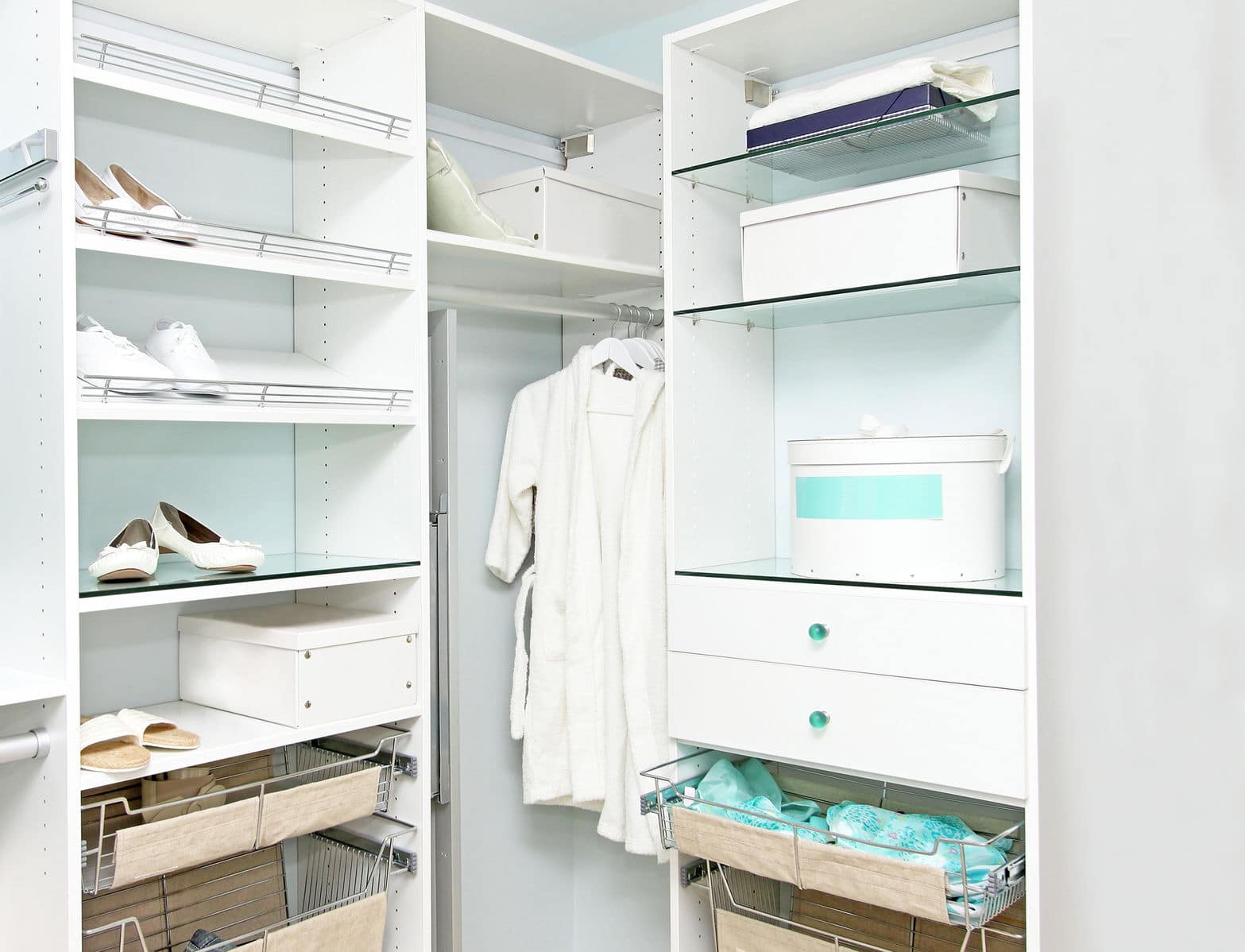 What's better than an organized closet? Decluttering your closet gives you more space, more organization, and more control over your clutter. 