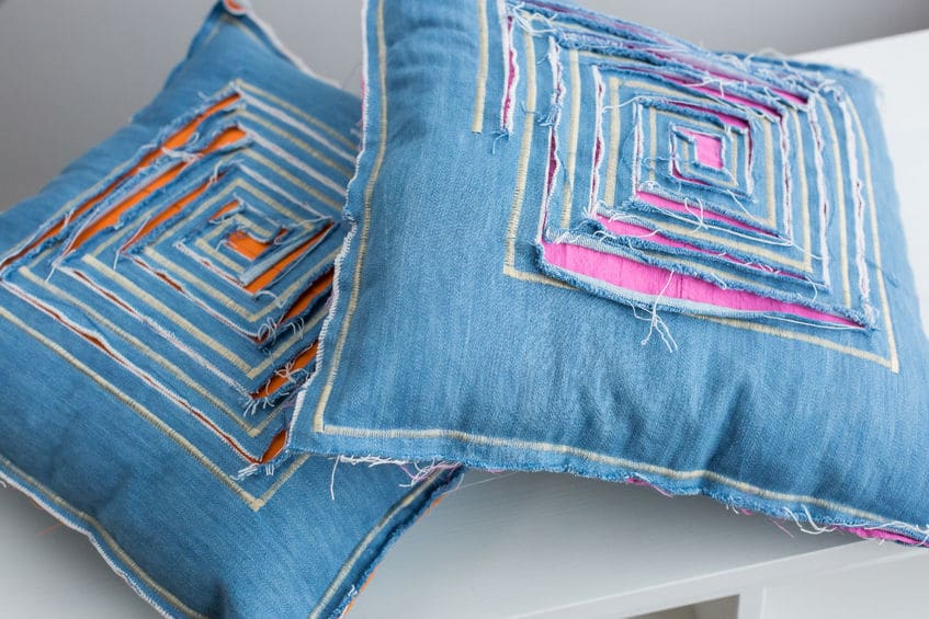 These cool DIY throw pillows are budget friendly. 