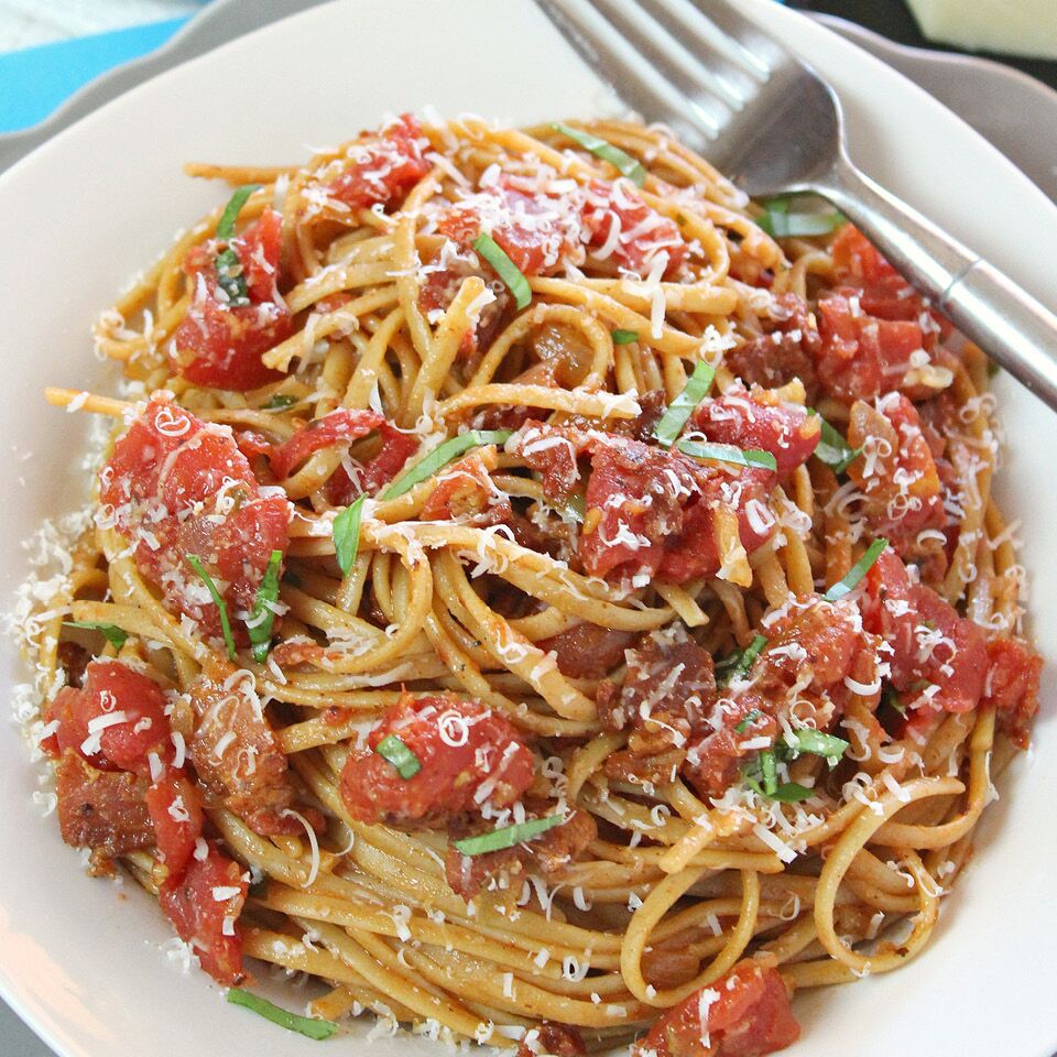 Amatriciana with Linguine Simple TomatoBacon Sauce Recipe