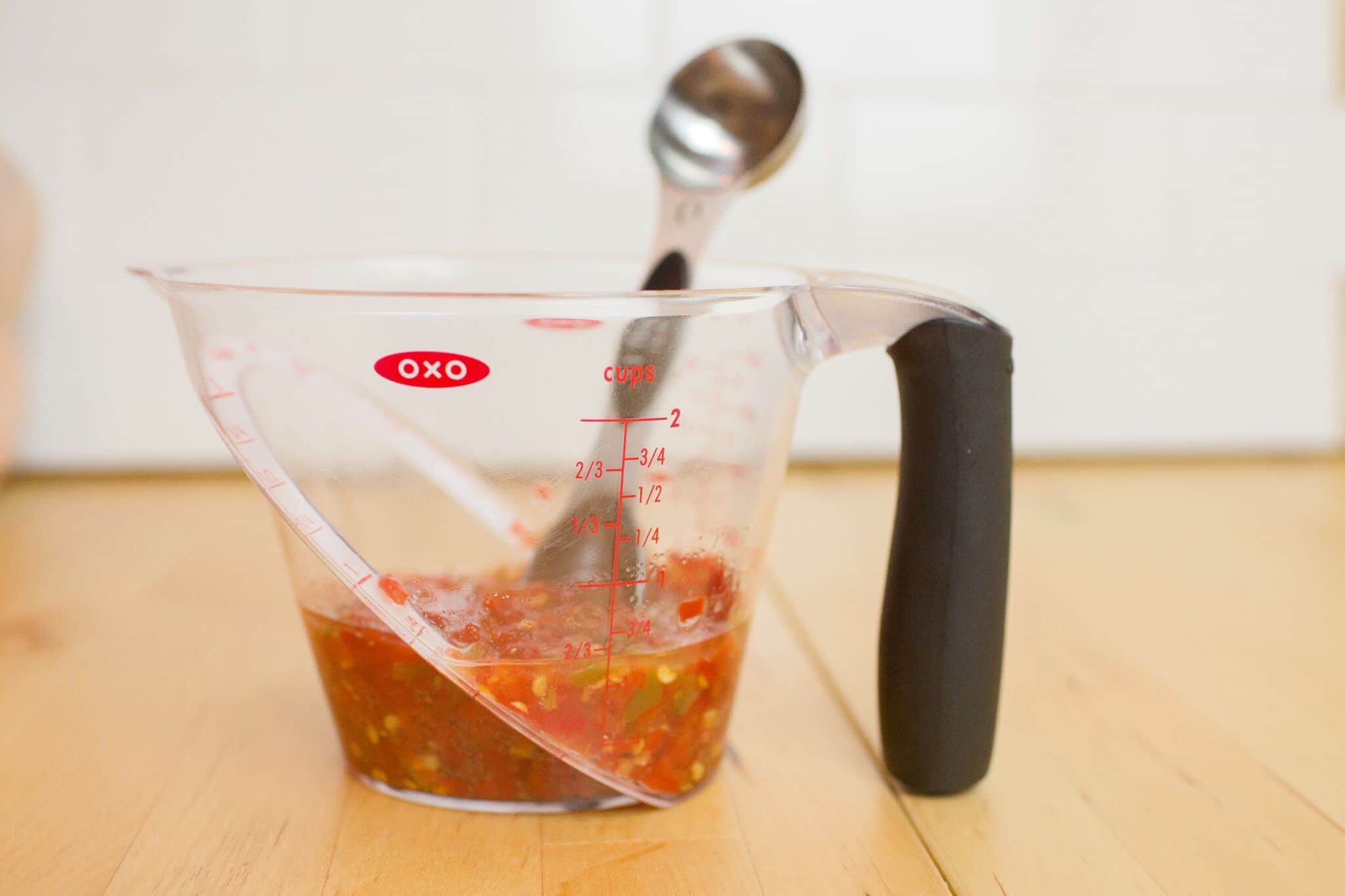 Mix together the pepper spread and olive oil in a measuring cup
