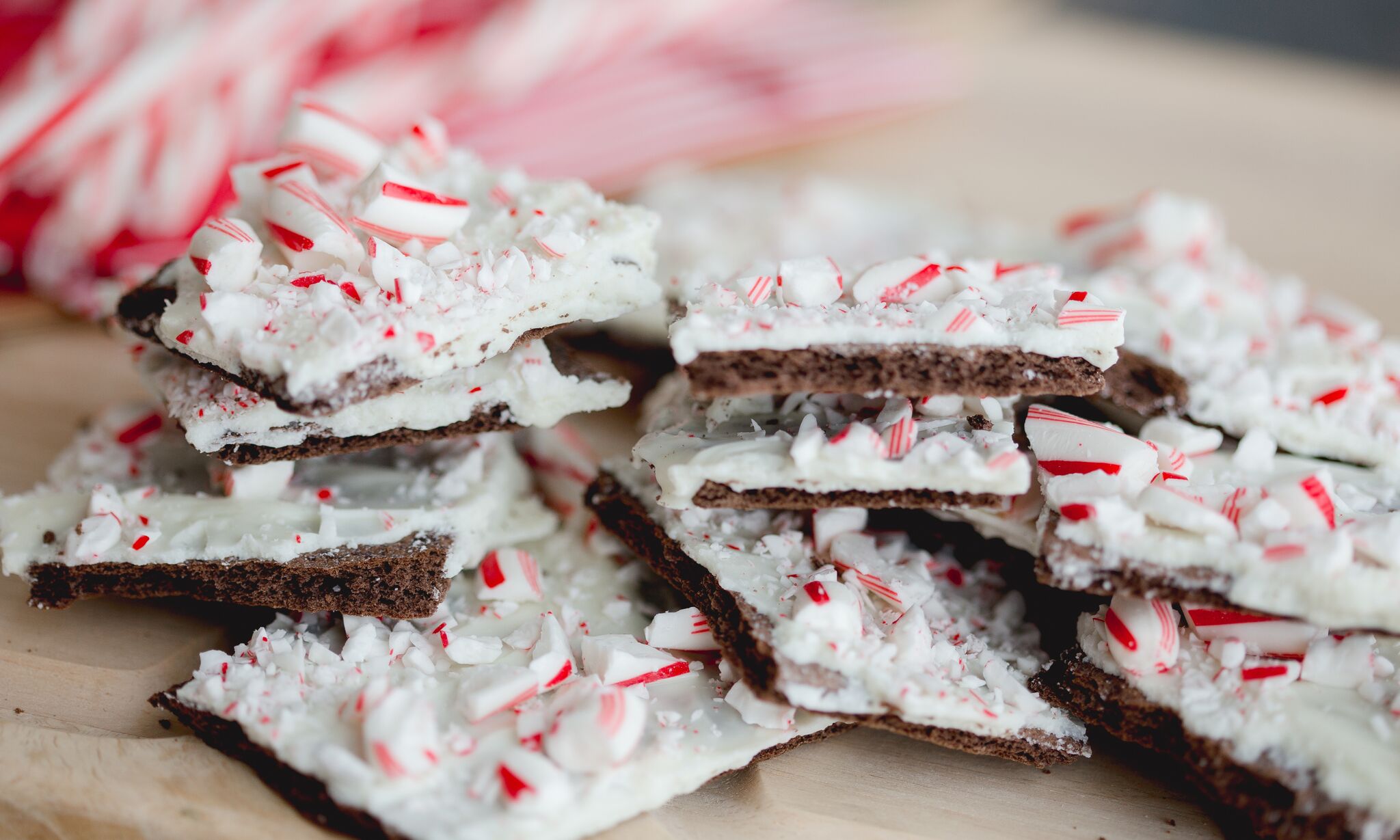 Looking for the perfect holiday recipe? This delicious semi-homemade peppermint bark comes together in as little as 20 minutes and uses just 3 ingredients!