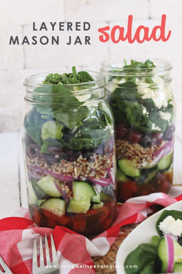 Looking for healthier lunch options that you can make ahead of time? These Mason Jar Salads are easy to assemble and will last you all week! #salads #masonjarsalads #greens #healthylunch #packyourlunch #lunchrecipes #saladrecipes #greeksalad