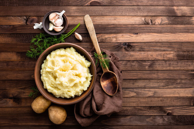 Help My Mashed Potatoes!...When it comes to Thanksgiving, whether it's your first or your 40th, there will be at least a few things that go wrong. Don't sweat it, simply use this guide to help yourself get right back on track! #holidays #thanksgiving #holidayfails #thanksgivingfails #holidaytips #cookingtips 